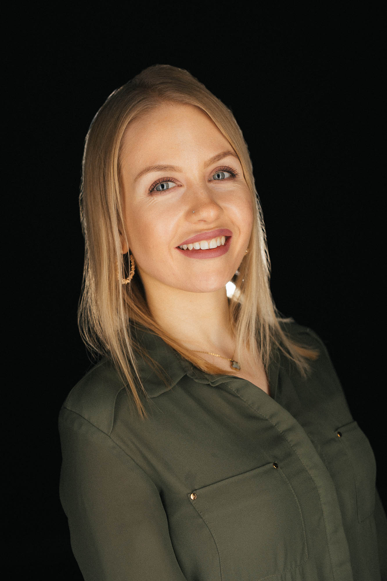 Export x3 Headshot  06534 Dez 01 2019 Bearbeitet Headshots 2019  Miro Nicole Nadine